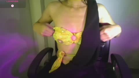 Snapshot of iamsweethoney chatting on 11-29-25, 06:33 hainnahh online show from 11-29-25, 06:33