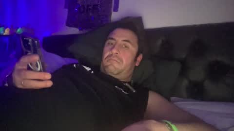 iamtheparty200 online show from 12-17-25, 08:20