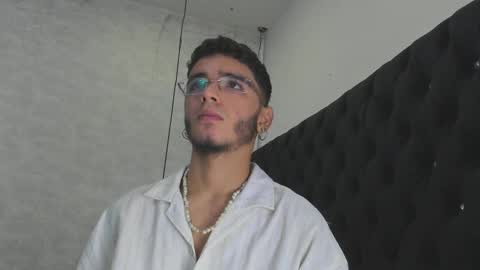 IAN CASTILLO online show from 02-15-25, 11:06