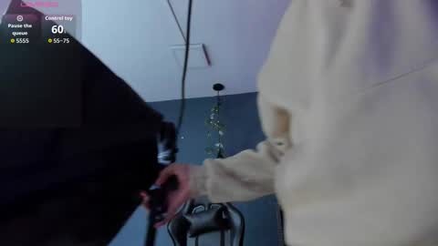 IAN CASTILLO online show from 09-30-25, 11:26