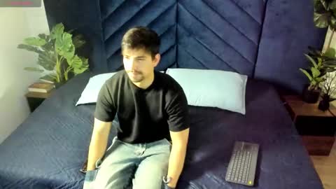 Snapshot of ian_davis chatting on 10-05-25, 11:41 Ian Davis online show from 10-05-25, 11:41