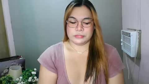 Snapshot of iana_whorexxx chatting on 02-07-25, 08:22 iana online show from 02-07-25, 08:22