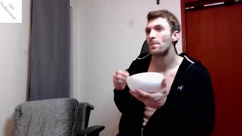 Snapshot of ianandersson27 chatting on 02-15-25, 04:47 Ian Andersson online show from 02-15-25, 04:47