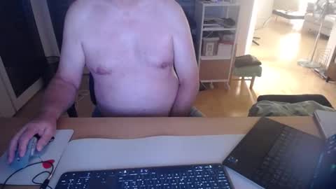 Snapshot of iandy12 chatting on 09-08-25, 09:36 iandy12 online show from 09-08-25, 09:36