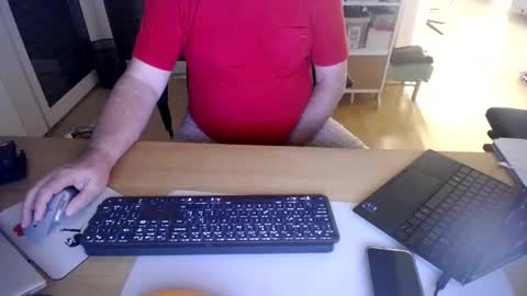 Snapshot of iandy12 chatting on 10-15-25, 10:21 iandy12 online show from 10-15-25, 10:21