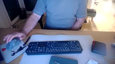 Snapshot of iandy12 chatting on 10-19-25, 09:37 iandy12 online show from 10-19-25, 09:37