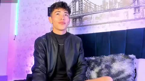 Snapshot of ianwayne_ chatting on 02-05-25, 06:02 Andrew online show from 02-05-25, 06:02