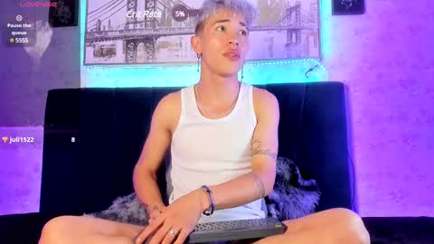 Snapshot of ianwayne_ chatting on 02-27-25, 08:39 Andrew online show from 02-27-25, 08:39