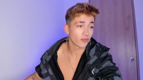 Snapshot of ianwayne_ chatting on 02-12-26, 03:45 Andrew online show from 02-12-26, 03:45