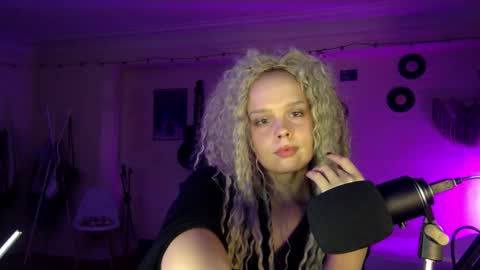 Snapshot of icecreamamy chatting on 01-15-26, 12:26 Nina online show from 01-15-26, 12:26