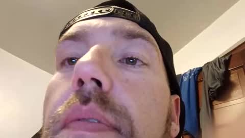 Snapshot of icyfucktoy chatting on 10-24-25, 01:57 icyfucktoy online show from 10-24-25, 01:57