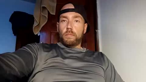 Snapshot of icyfucktoy chatting on 11-10-25, 04:44 icyfucktoy online show from 11-10-25, 04:44