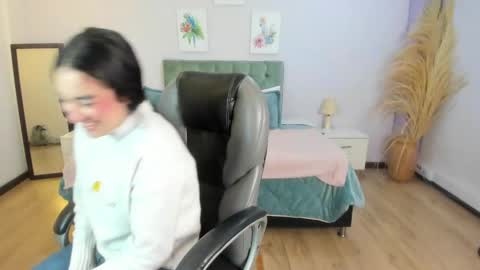 Icy online show from 04-21-26, 12:33