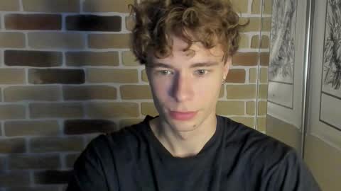 Snapshot of idkiww chatting on 09-17-25, 07:37 yo online show from 09-17-25, 07:37