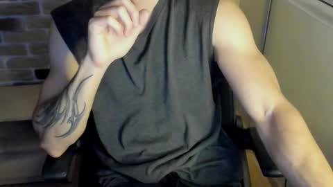 Snapshot of idkiww chatting on 10-11-25, 07:34 yo online show from 10-11-25, 07:34