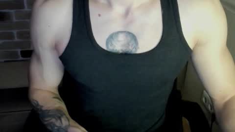 Snapshot of idkiww chatting on 10-29-25, 07:26 yo online show from 10-29-25, 07:26