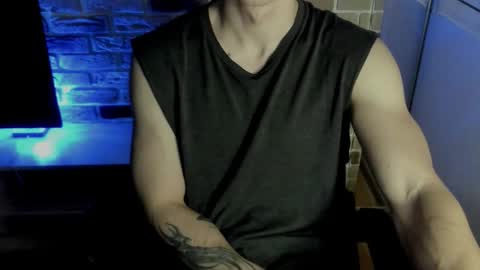 Snapshot of idkiww chatting on 12-19-25, 02:57 yo online show from 12-19-25, 02:57