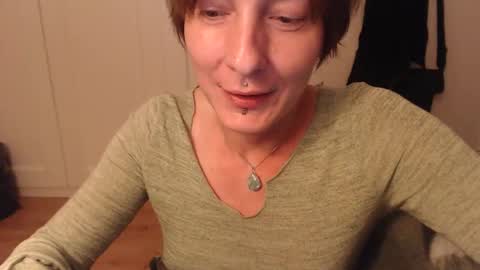Snapshot of ifk_donkeysfr chatting on 09-10-25, 05:13 Ifk Donkeys online show from 09-10-25, 05:13
