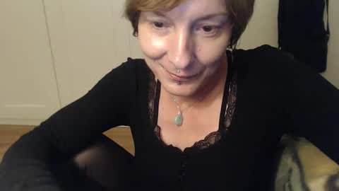 Snapshot of ifk_donkeysfr chatting on 09-16-25, 05:58 Ifk Donkeys online show from 09-16-25, 05:58