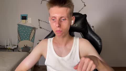 Snapshot of igarsson chatting on 02-18-25, 12:37 vladito online show from 02-18-25, 12:37