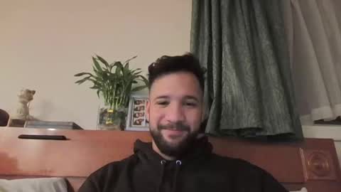 Snapshot of ignaciosmith10 chatting on 10-24-25, 01:57 Angel Oppenheim online show from 10-24-25, 01:57