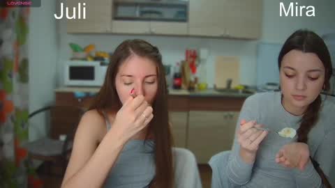 Snapshot of ihavepaws33 chatting on 02-22-25, 06:52 Julia and Mira online show from 02-22-25, 06:52