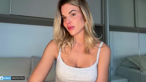 Snapshot of iiivy_ chatting on 11-20-25, 09:58 Ivy online show from 11-20-25, 09:58