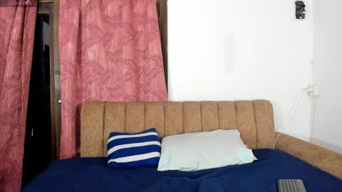 iisabella11 online show from 05-26-26, 06:53