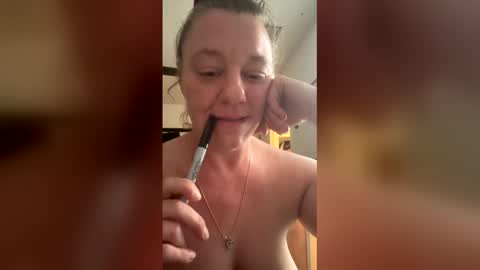Snapshot of ilanamumma chatting on 06-04-26, 02:50 ilanamumma online show from 06-04-26, 02:50