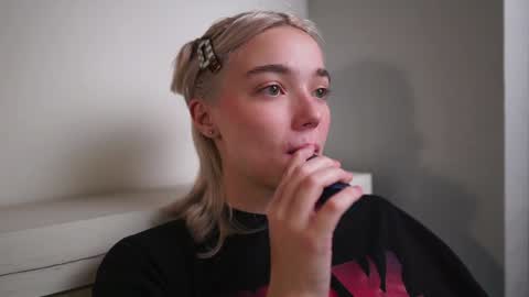 ileanacampbel online show from 12-15-24, 02:48