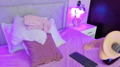 ILY   online show from 02-16-25, 01:25