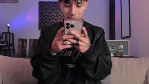 Snapshot of im__thomas chatting on 10-19-25, 05:08 IM  THOMAS online show from 10-19-25, 05:08