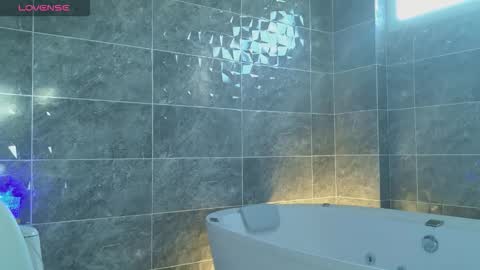 Snapshot of im_aurora_ chatting on 12-15-25, 09:08 aurora online show from 12-15-25, 09:08