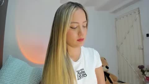 Caro   online show from 05-23-26, 04:29