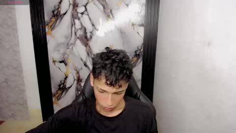 im_david01 online show from 12-18-25, 02:56