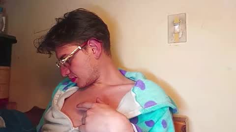 im_dereck_martinez_69 online show from 09-09-25, 06:24