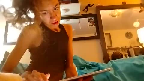 Snapshot of im_elliana chatting on 10-20-25, 04:18 Ellliiana online show from 10-20-25, 04:18