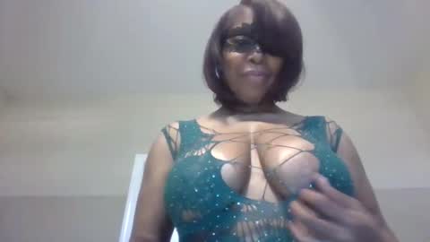 Snapshot of im_laa30z chatting on 05-01-26, 12:43 weet exy Cougar online show from 05-01-26, 12:43