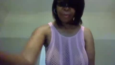 Snapshot of im_laa30z chatting on 05-10-26, 11:26 weet exy Cougar online show from 05-10-26, 11:26