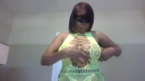 Snapshot of im_laa30z chatting on 05-17-26, 12:12 weet exy Cougar online show from 05-17-26, 12:12