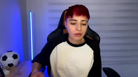 Laia online show from 12-18-24, 05:59