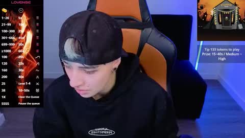 Laia online show from 10-22-25, 10:20