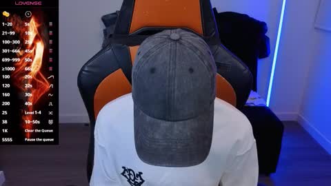 Laia online show from 10-30-25, 11:49