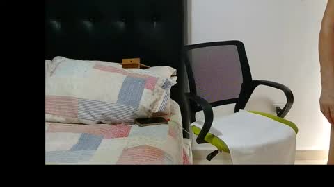 Snapshot of im_sharonr chatting on 11-11-25, 03:01 Sharon online show from 11-11-25, 03:01