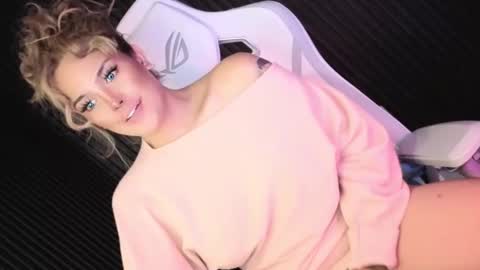 Candy Moore online show from 03-29-26, 03:45