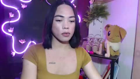 Hii love online show from 11-11-25, 09:42