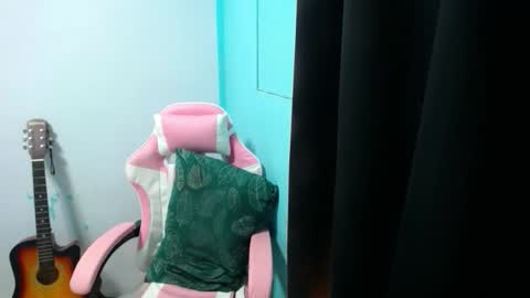 Snapshot of im_your_sexy_wifexxx chatting on 09-08-25, 08:19 Ms. M online show from 09-08-25, 08:19