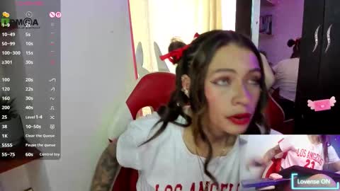 Lisa Hyga online show from 11-18-25, 07:40