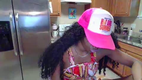 iman_love online show from 09-15-25, 09:48
