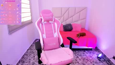  independient model online show from 09-19-25, 12:28